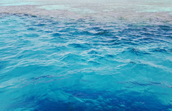 Través Del Mar Azul Con Olas Visibles Arrecifes Coral — Foto de Stock