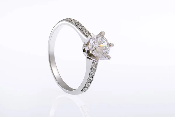 White Gold Wedding Engagement Ring — Stockfoto
