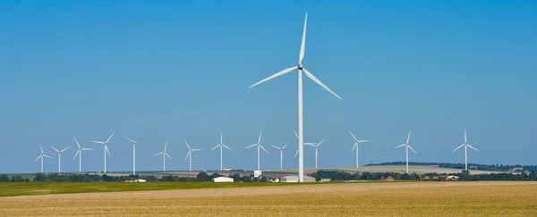 Větrné Elektrárny Pro Výrobu Elektrické Energie Modré Obloze Francie Evropa — Stock fotografie