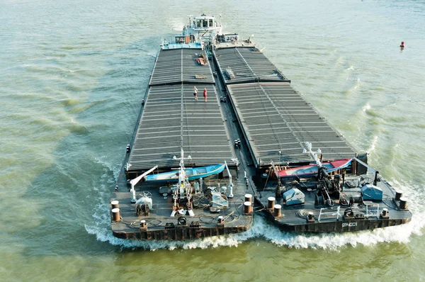 Gran Transportador Petróleo Agua Movimiento Rápido —  Fotos de Stock