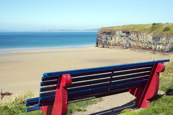 Banco Passeio Penhasco Com Vista Para Bela Praia Ballybunion — Fotografia de Stock