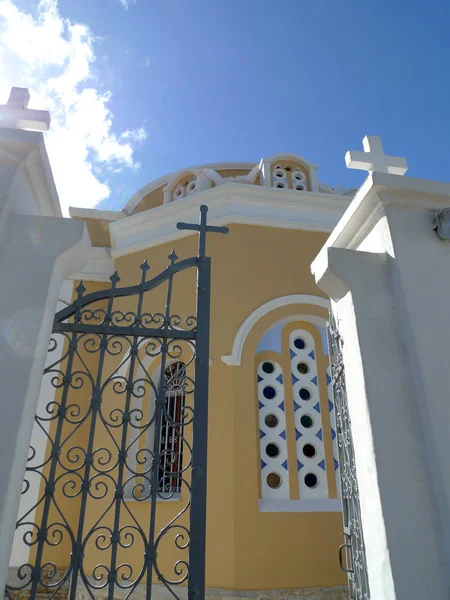 Барвистий Грецький Собор Відкритими Воротами — стокове фото