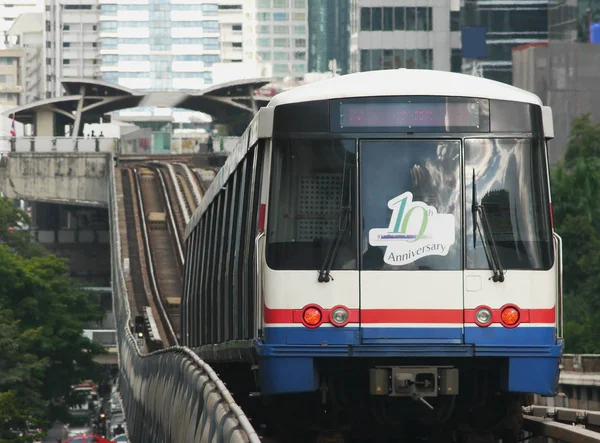 Sky Train Sistema Ferroviario Elevado Bangkok Tailandia Depto Campo Poco —  Fotos de Stock