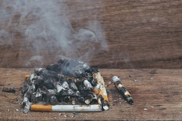 Brûler Cigarette Dans Plancher Bois Campagne Concept Non Fumeur — Photo
