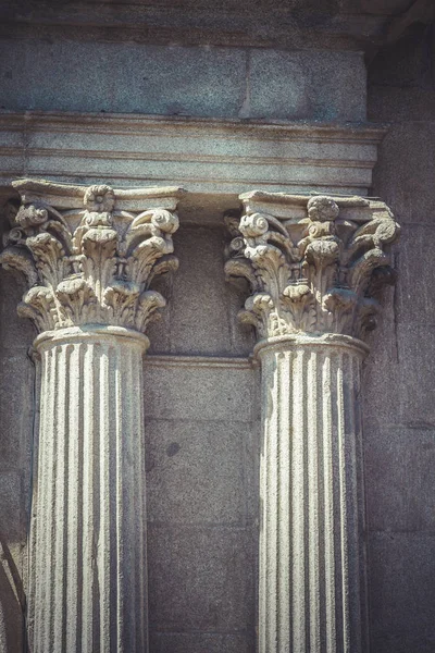 Tempio Capitelli Corinzi Colonne Pietra Vecchi Edifici Spagna — Foto Stock