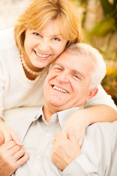 Portret Szczęśliwy Senior Para Zakochanych — Zdjęcie stockowe