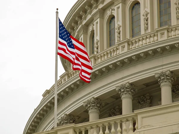 United States Capitol Building Washington American Flag — Stock Photo, Image