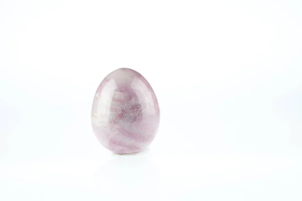 Pedra Preciosa Massagem Forma Ovo Quartzo Rosa Fundo Branco — Fotografia de Stock