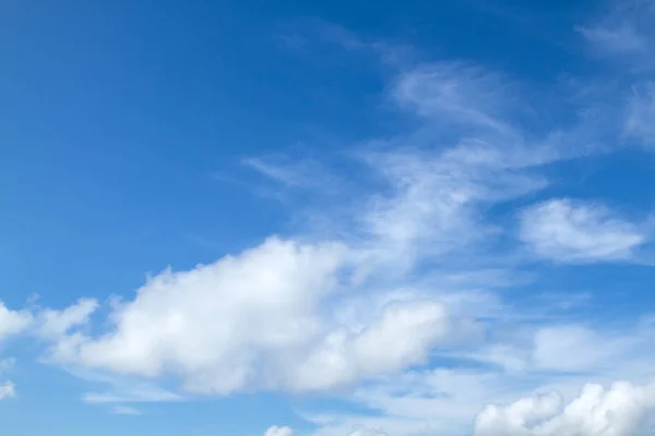 Ver Nuvem Branca Com Fundo Azul Céu — Fotografia de Stock