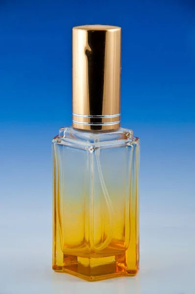 Piękne Żółte Butelki Perfum — Zdjęcie stockowe