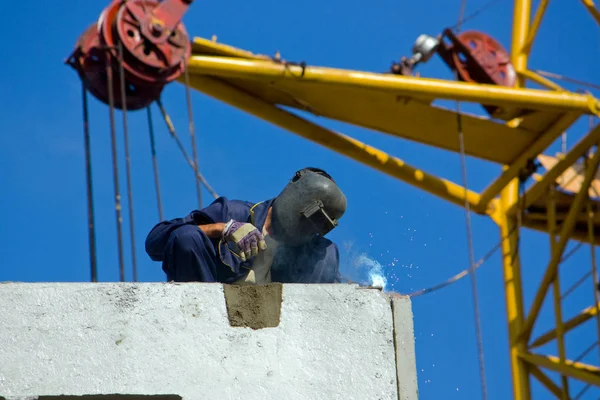 Ferro Beton Panellerden Evin Yapımında Kaynakçı — Stok fotoğraf