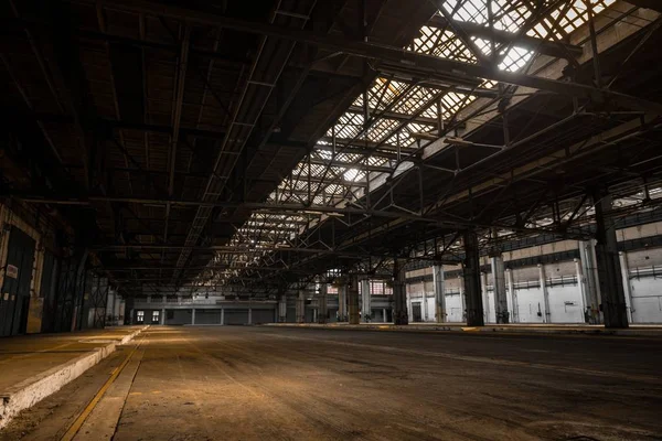 Gran Salón Industrial Una Estación Reparación Vehículos — Foto de Stock