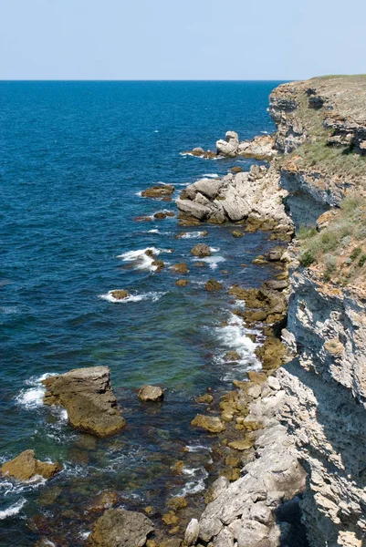 Mer Noire Rochers Pierres Journée Ensoleillée — Photo