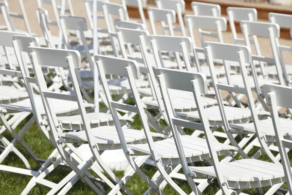 Krzesła Drewniane Białe Niemcy Europa — Zdjęcie stockowe