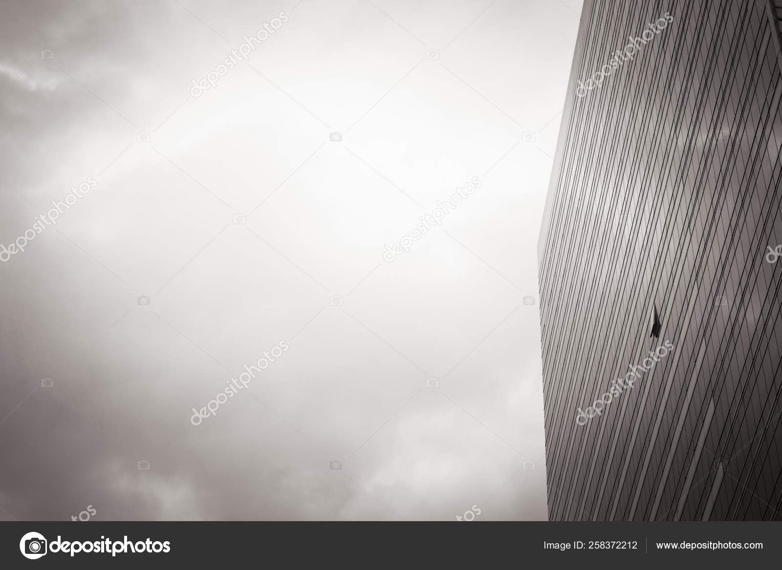 Una Parte Del Negocio Moderno Contra Tono Cielo Blanco Negro