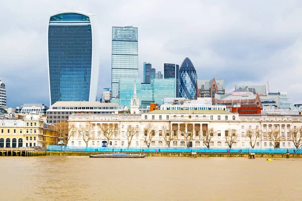 Londra Gökdelen Finans Bölgesine Penceresinde Yeni Bina — Stok fotoğraf