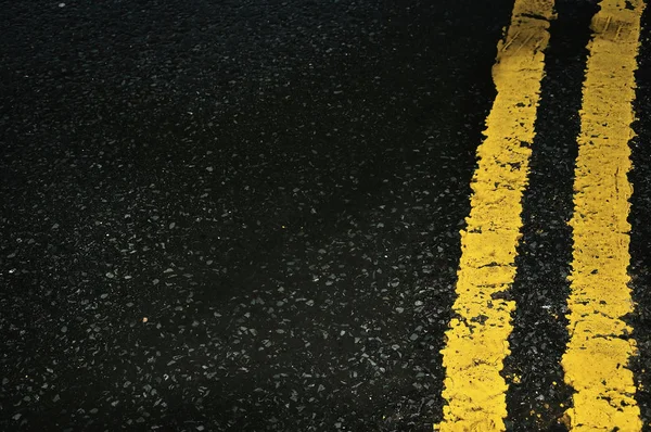 Double Jaunissement Marquage Routier Sur Côté Aire Trafic Noire — Photo