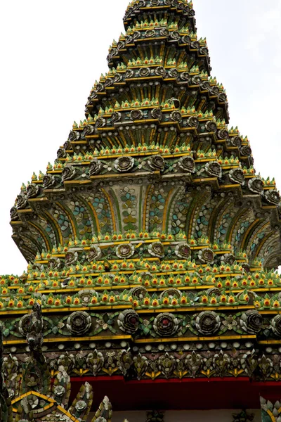 Thailand Azië Bangkok Regen Tempel Abstract Cross Kleuren Dak Wat — Stockfoto