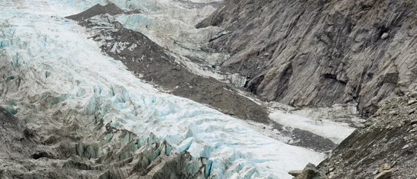 Icefield Μεγάλο Αλπικός Παγετώνας Λιώνουν Γρήγορα Λόγω Της Υπερθέρμανσης Εκθέτοντας — Φωτογραφία Αρχείου