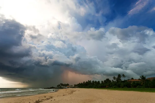 Ahungalla Beach Sri Lanka Asia Impressive Thunderstorm Sunset Beach Ahungalla — Stock Photo, Image