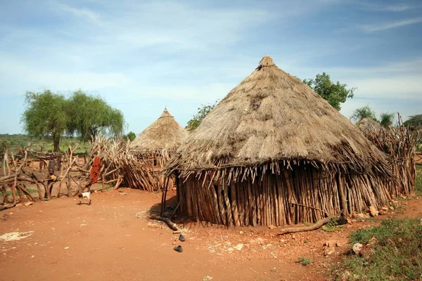 Pequeña Aldea Tribal Africana — Foto de Stock