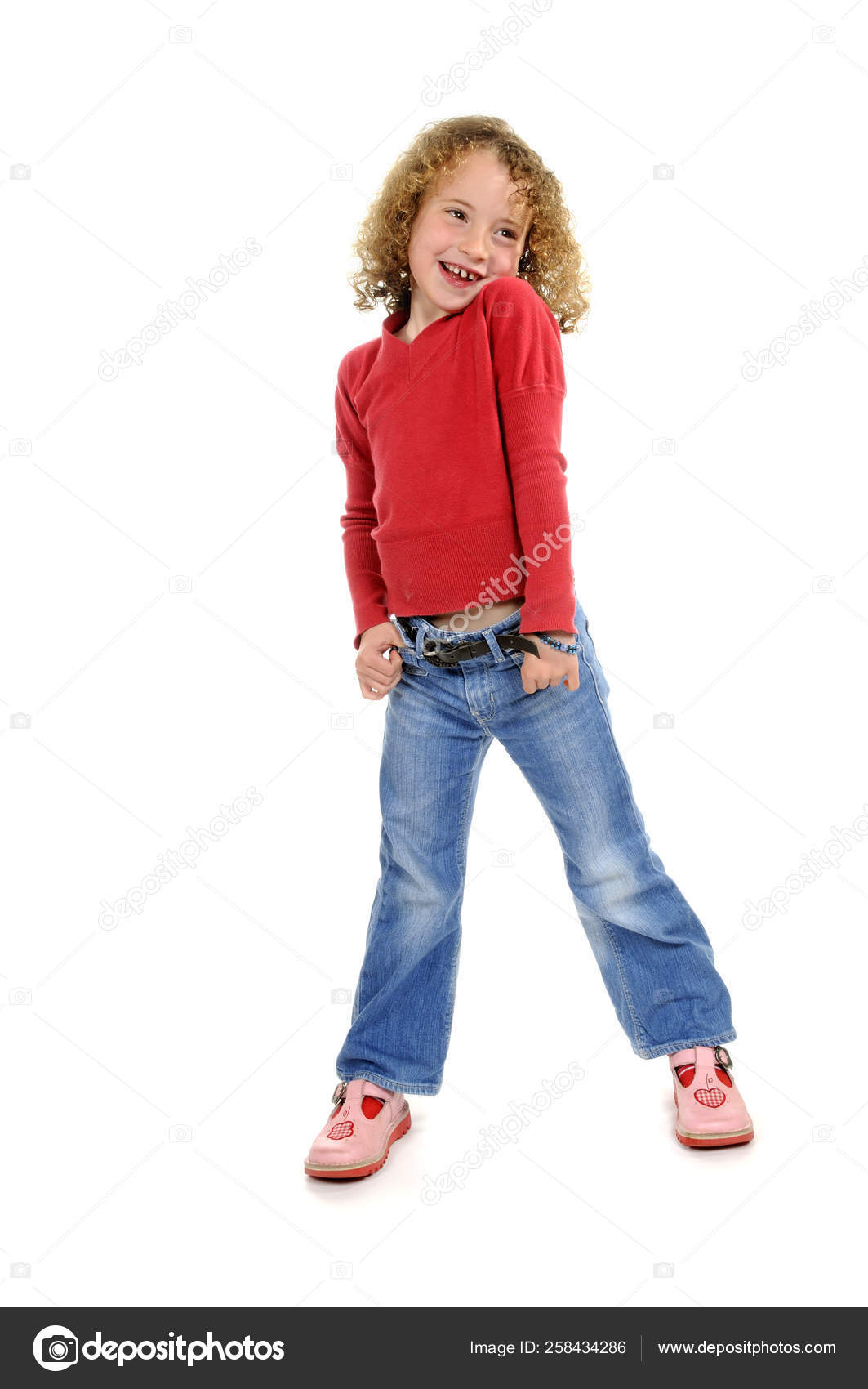 red shirt with jeans girl