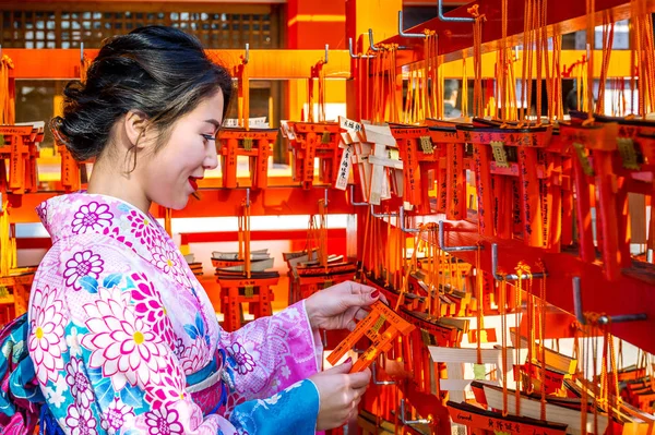 Жінки Традиційного Японського Кімоно Shrine Fushimi Inari Кіото Японія — стокове фото