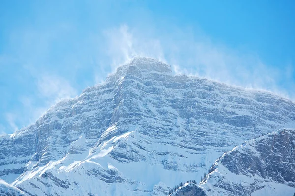 Neve Soprando Cumes Monte Rundle Parque Nacional Banff — Fotografia de Stock