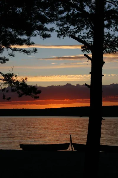 Bote Pino Orillas Lago Puesta Del Sol Verano Karelia Rusia —  Fotos de Stock