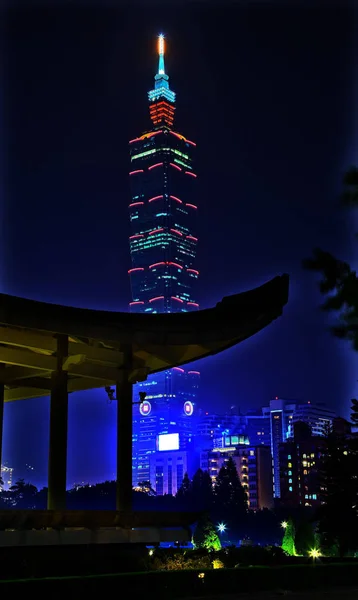 Słońce Yat Sen Memorial Hall Chung Shan Park Taipei 101 — Zdjęcie stockowe