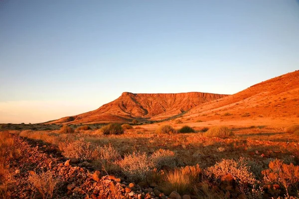 日の出 Brandberg ナミビア アフリカ南部の砂漠の風景 — ストック写真