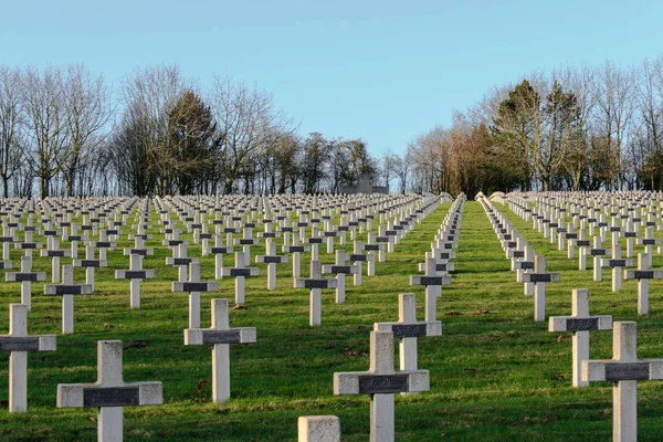 Friedhof Französischer Soldaten Aus Dem Ersten Weltkrieg Target — Stockfoto