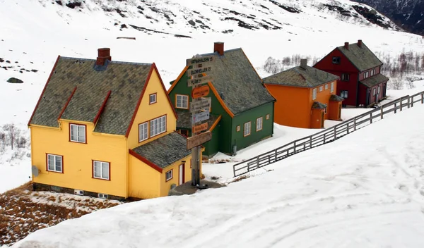 Casas Montaña Madera Típicas Noruega Durante Temporada Nieve Invierno —  Fotos de Stock