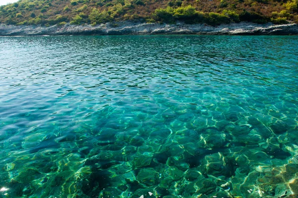 Gyönyörű Sziklás Strand Horvátországban — Stock Fotó