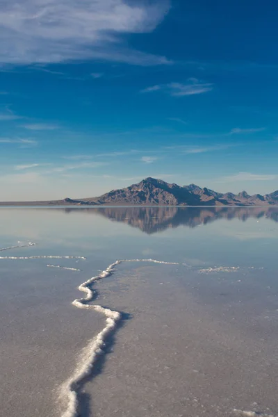 Bonneville Salt Flats International Speedway Містичні Відзеркалення Пустельних Гір Заході — стокове фото