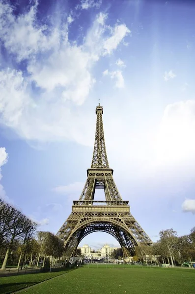 Puesta Sol Sobre Torre Eiffel Desde Champs Mars París —  Fotos de Stock