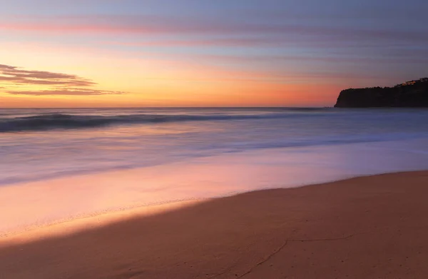 Impresionante Amanecer Bungan Beach Las Playas Del Norte Sídney Con — Foto de Stock