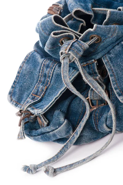 Offene Jeans Rucksack Nahaufnahme Auf Weißem Hintergrund — Stockfoto