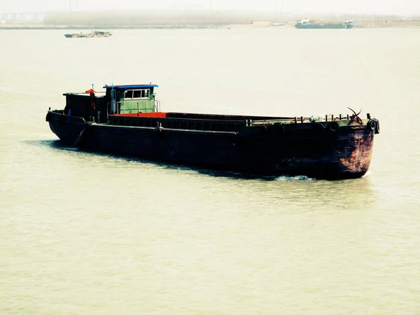 河水上的中国船 — 图库照片