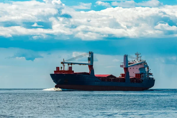 Importazione Merci Grande Nave Carico Blu Che Sposta Porto Riga — Foto Stock