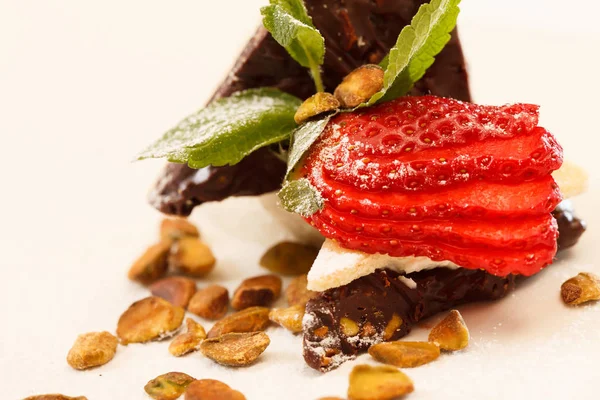 Sobremesa Com Chocolate Morango — Fotografia de Stock