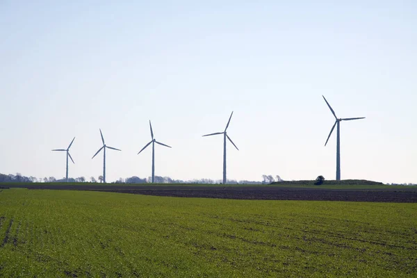 Moderne Windmolens Uit Scandinavië Zweden Een Groen Veld — Stockfoto