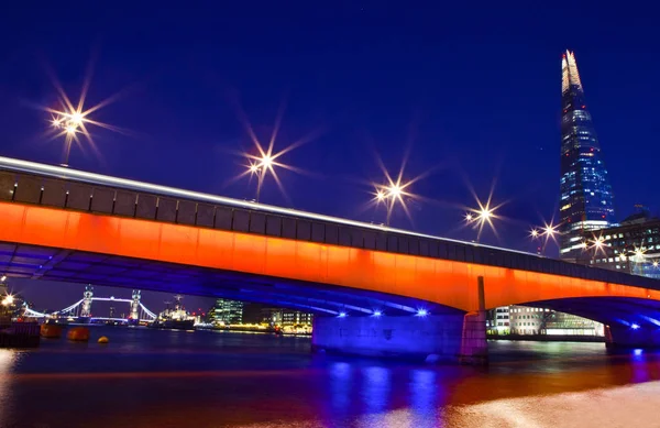 Черепок Лондонський Міст Tower Bridge Spanning Над Річкою Темза Белфаст — стокове фото