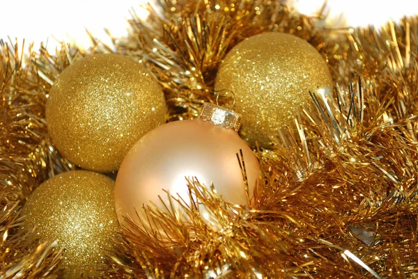 Oro Metálico Los Adornos Navidad Son Decoración Casera —  Fotos de Stock