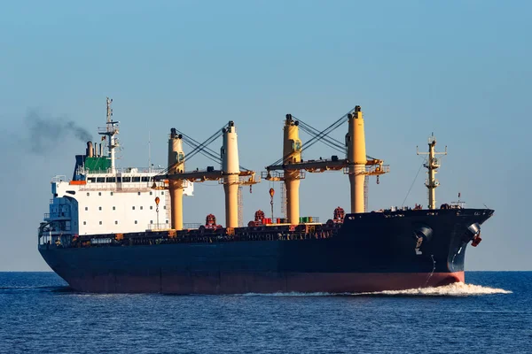 Nave Cargo Nera Partenza Dal Mar Baltico — Foto Stock