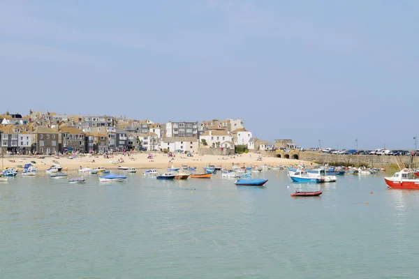 Porto Della Cornovaglia Con Barche Una Giornata Estiva Soleggiata — Foto Stock