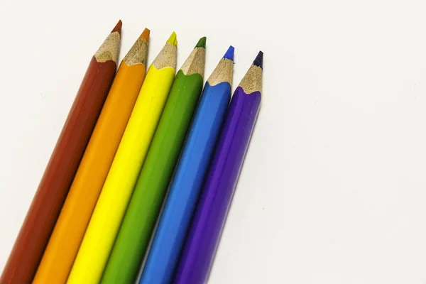 Beyaz Arka Planda Okul Renkli Boya Kalemi — Stok fotoğraf