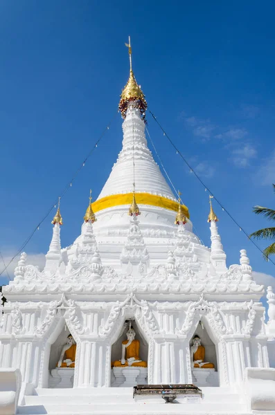 Witte Pagode Architectuur Aan Wat Phra Dat Doi Kong Tempel — Stockfoto