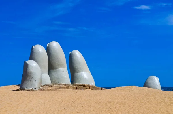 Рука Знаменитая Скульптура Уругвае Punta Del Este — стоковое фото