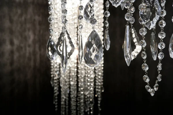 Lámpara Cristal Strass Blanco Sobre Fondo Negro Diseño Interiores Lujo —  Fotos de Stock